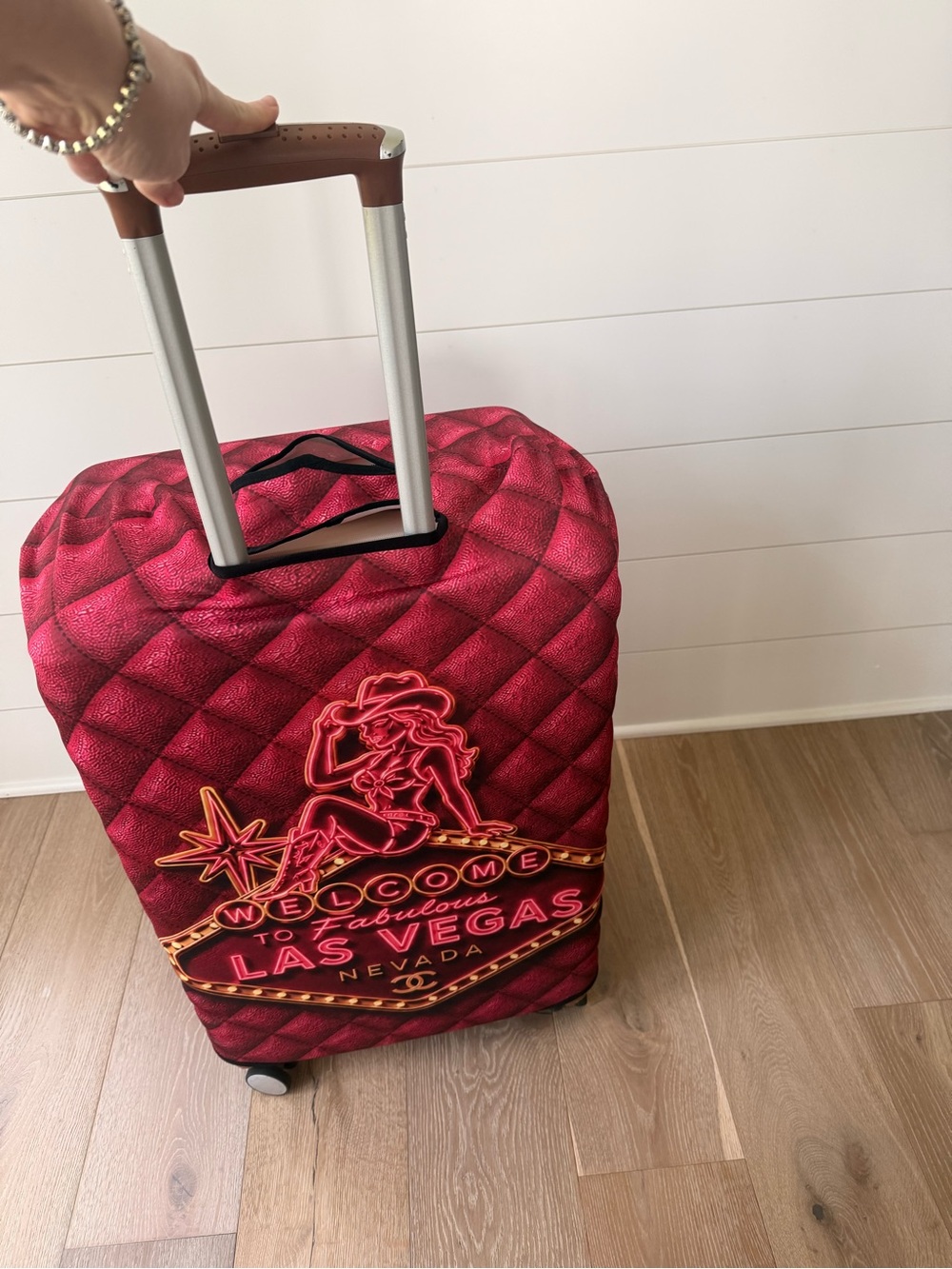 Pink Quilted Luggage Cover with Las Vegas Neon Sign Graphic - Picture 3 of 4